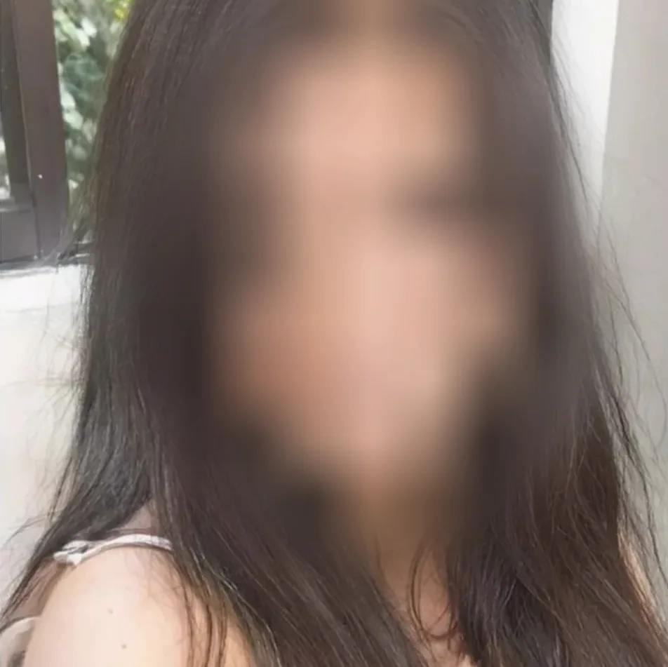 Romy, 21